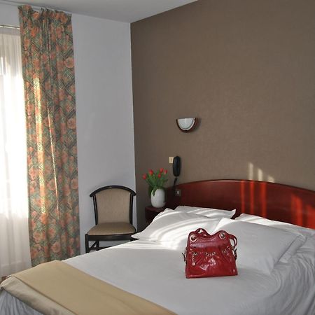 Hotel Le Ty-Lann Saint-Avé エクステリア 写真