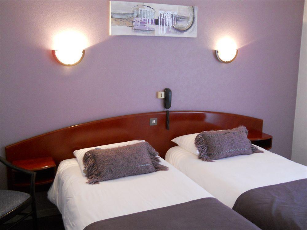 Hotel Le Ty-Lann Saint-Avé エクステリア 写真