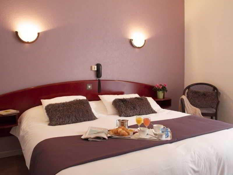 Hotel Le Ty-Lann Saint-Avé エクステリア 写真