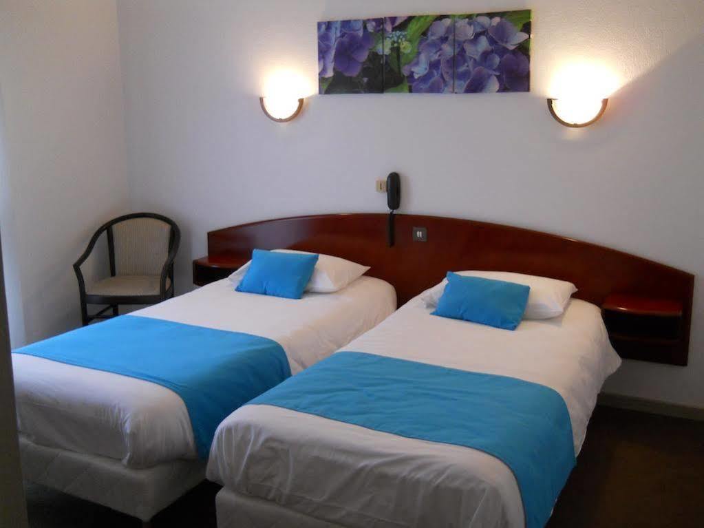 Hotel Le Ty-Lann Saint-Avé エクステリア 写真