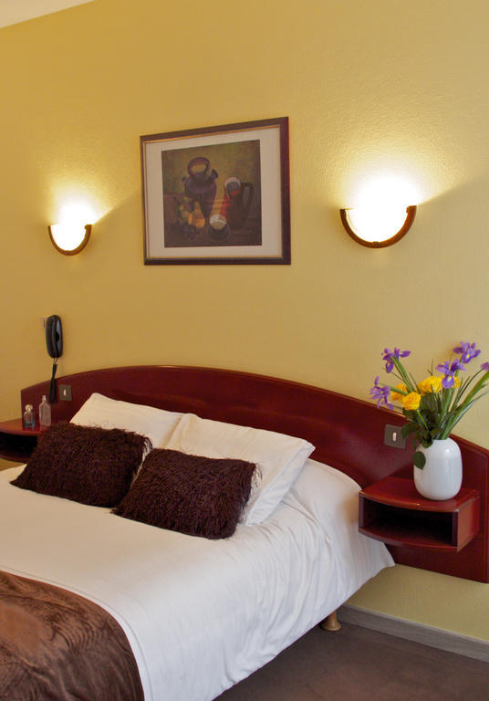 Hotel Le Ty-Lann Saint-Avé エクステリア 写真