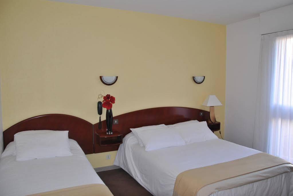 Hotel Le Ty-Lann Saint-Avé エクステリア 写真